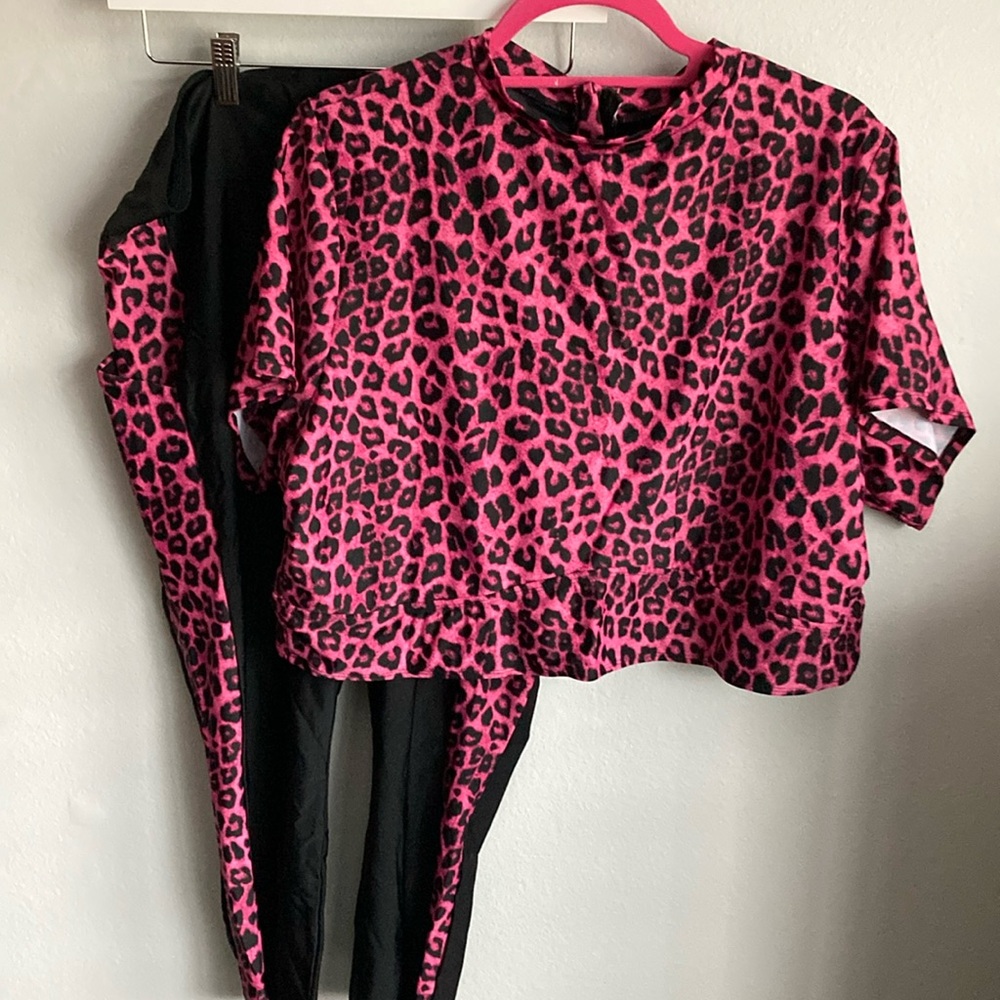 TORRID swimsuit rashguard and capri set, women’s plus size top 4, bottom 2